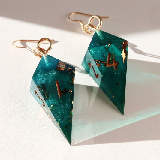 Crystal D4 Earring - Decay Deco